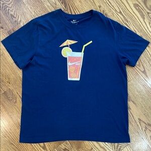 Men’s Nike Golf Shirt. Size Large. Excellent to Like New Condition. Dark Navy.